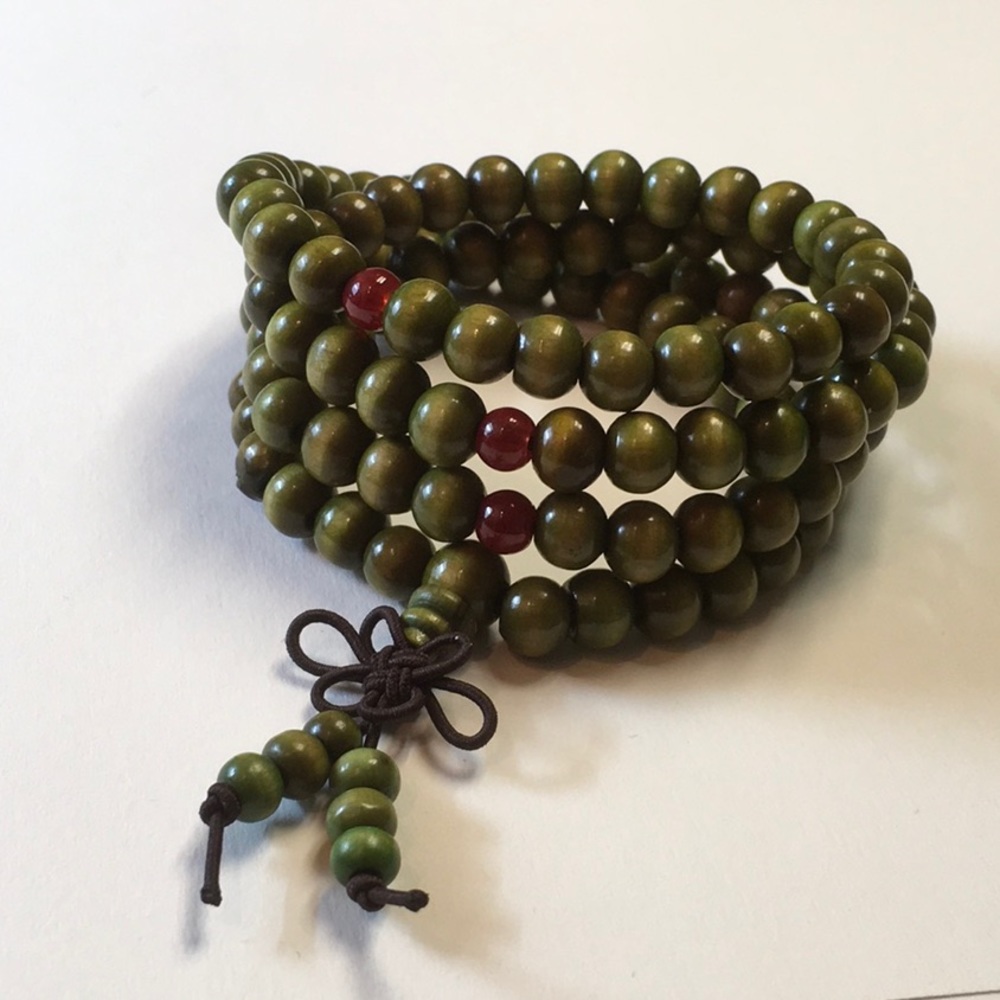 108 Sandalwood Mala Beads bracelet - Picture 6 of 7
